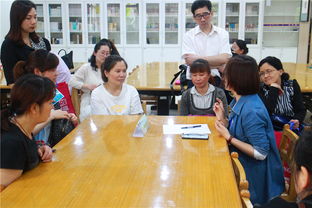 心灵港湾 心理健康教育中心为高三家长广场咨询活动纪实